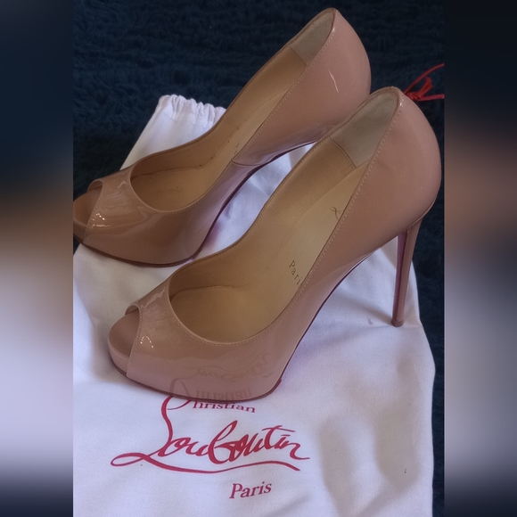 Christian Louboutin Paris - Picture 3 of 4